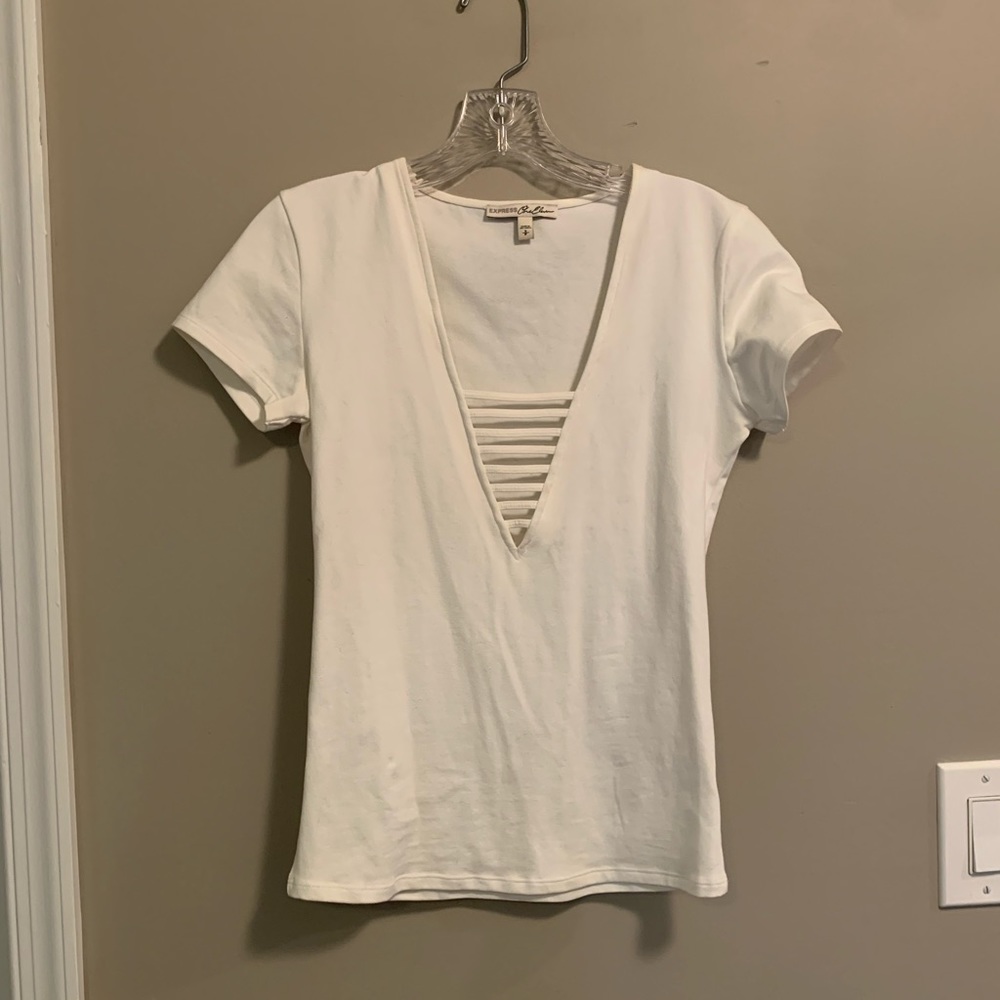 White t-shirt